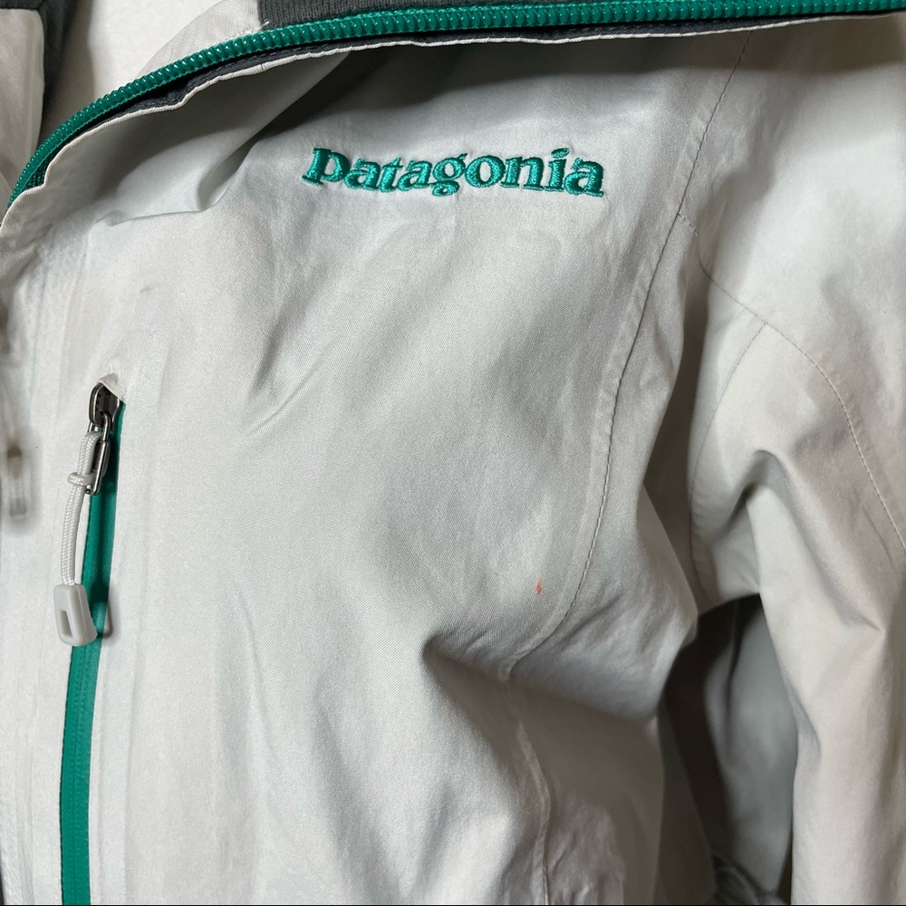 Women's Patagonia Goretex Piolet jacket - Picture 6 of 14